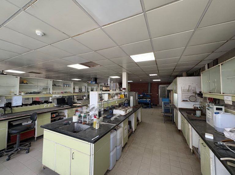 محیط آزمایشگاه